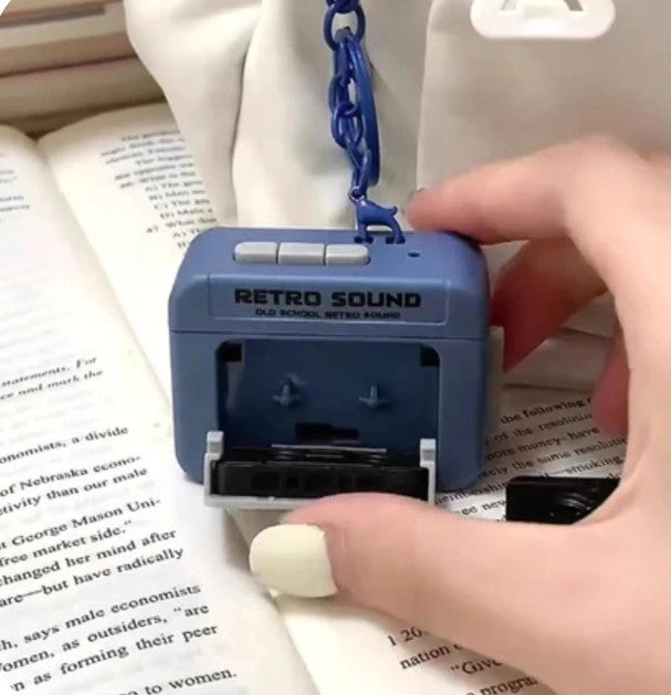 llavero de casette vintage ideal para grabar y producir tus temas preferidos